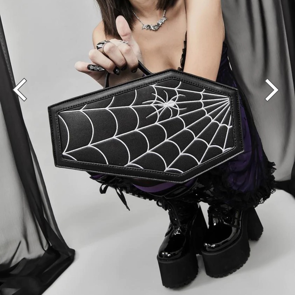 🕸 Widow Tombs Of Endearment Makeup Bag 💋